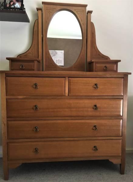DRESSING TABLE (TIMBER with MIRROR)