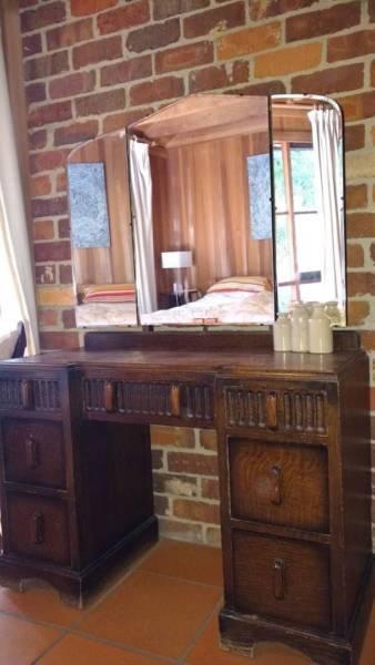 Charming Dressing table with mirror