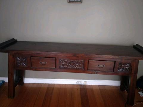 Timber table with 2 drawers in perfect condition!