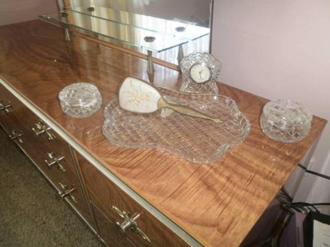 Glass dressing table setting (vintage)