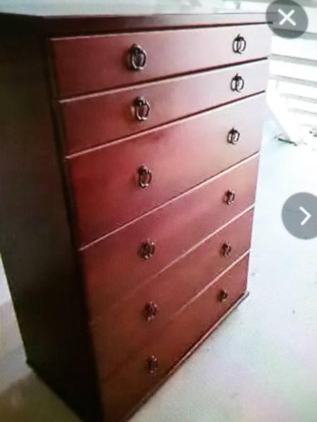 Chest of drawers Free delivery Solid wood
