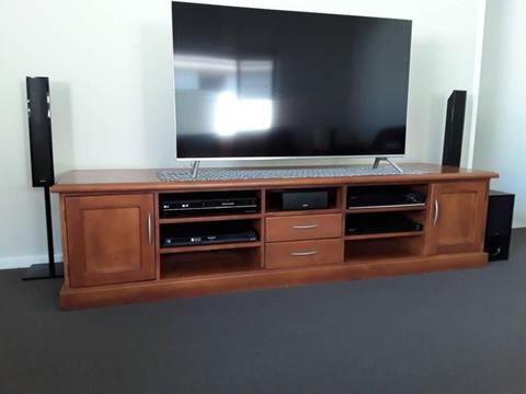 TELEVISION CABINET