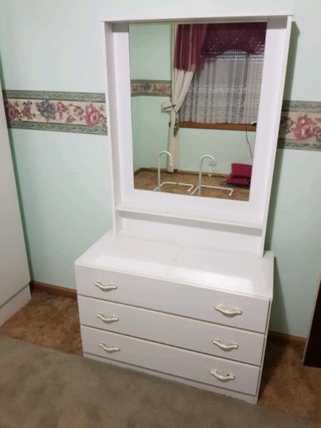 White dressing table with mirror