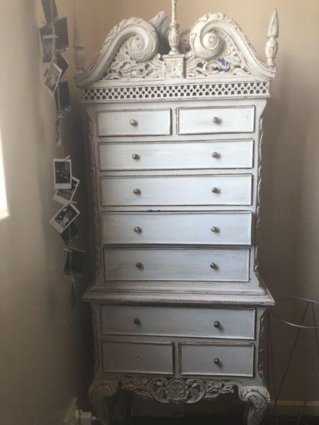 Vintage French provincial draws