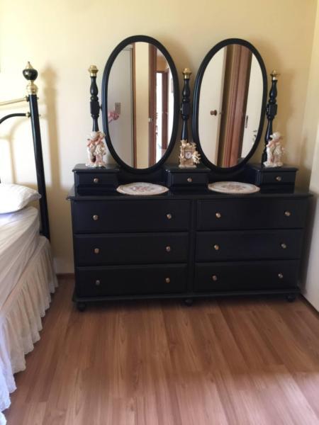 mirror dresser