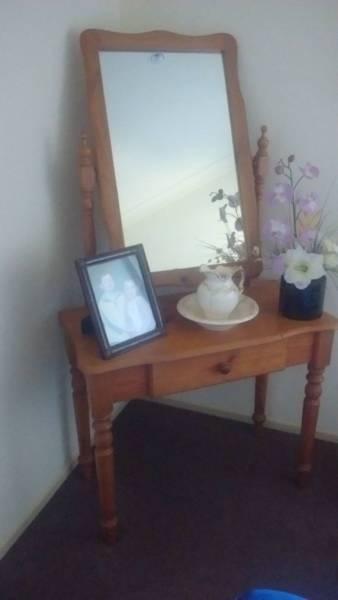 Dressing Table pine