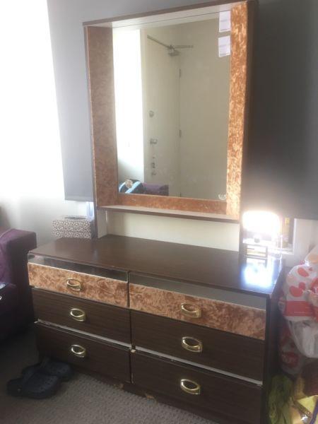 Dressing table with drawers and mirror