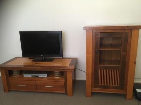 Country Cottage Wooden Tv Entertainment Unit & Hutch