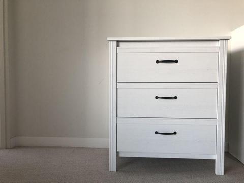 Chest of 3 drawers, white stain