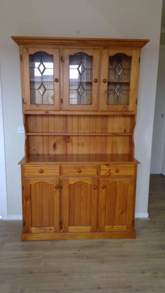 Colonial kitchen dresser in perfect condition