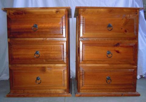 Solid wood chest of drawers, Bed side x 2, Great condition