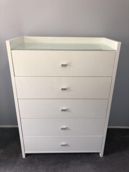 Gloss white bedroom drawers set 4 piece - excellent quality