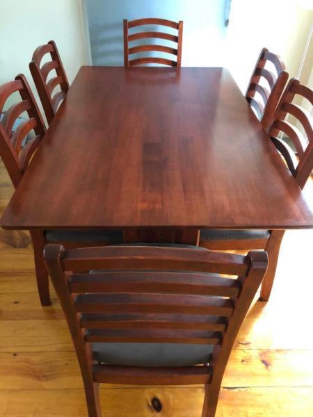 Modern Dining Table with 6 Chairs - Great Condition (Was $1290)