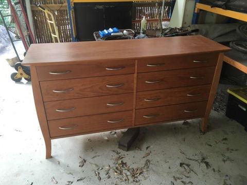 Chest of draw / sideboard