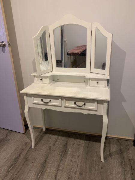 French provincial dressing table