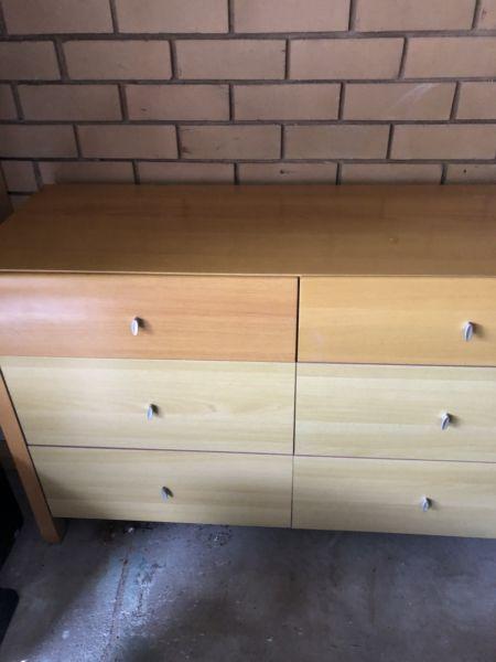 Dresser/ Storage cabinet 6 drawer