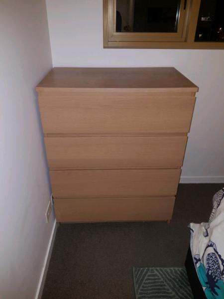 Chest of drawers (4 drawers). In a very good condition