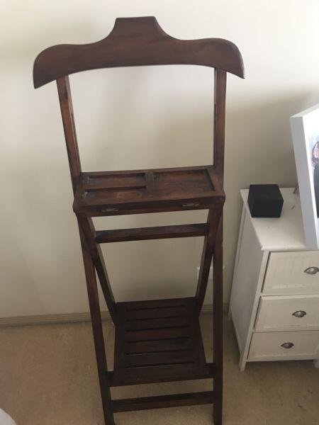 Clothes stand/ valet