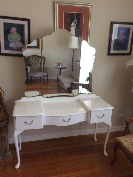Queen Anne dressing table