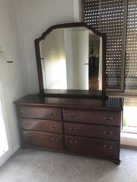 Solid Wood - Dresser / Mirror