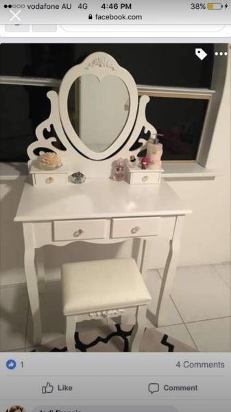 Dressing table / makeup table