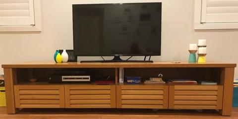 SOLID Tasmanian Tassie Oak Lowline TV Unit Stand Cabinet 2M