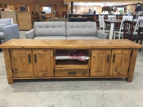 BRAND NEW CLASSICAL SOLID TV ENTERTAINMENT UNIT