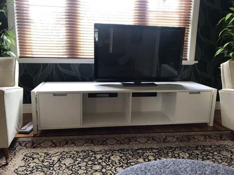 Tv entertainment unit - used condition (made in New Zealand)