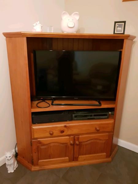 REDUCED!! Pine Timber corner tv unit with storage