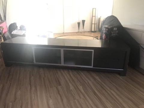 Large tv unit very heavy 2.4mtrs