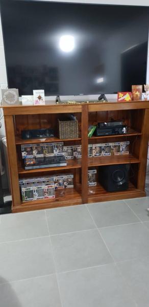 Hutch and Tv cabinet/bookshelf