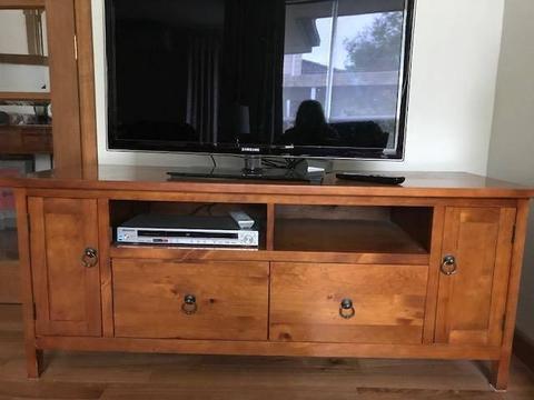 A matching set: TV Unit, Hall Table, 2 X side tables