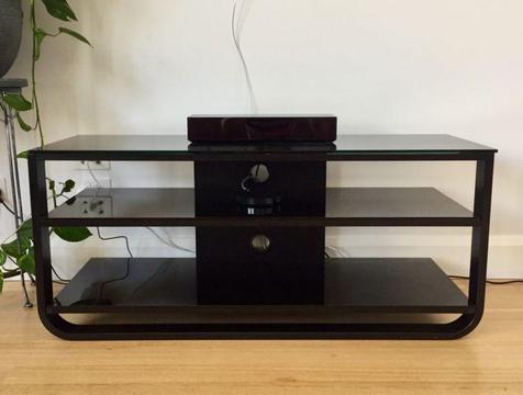 Wanted: Glass tv stand