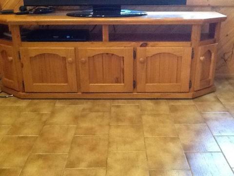 TV unit in solid pine