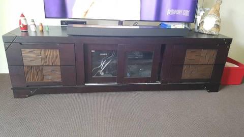 Entertainnent Unit in Great condition