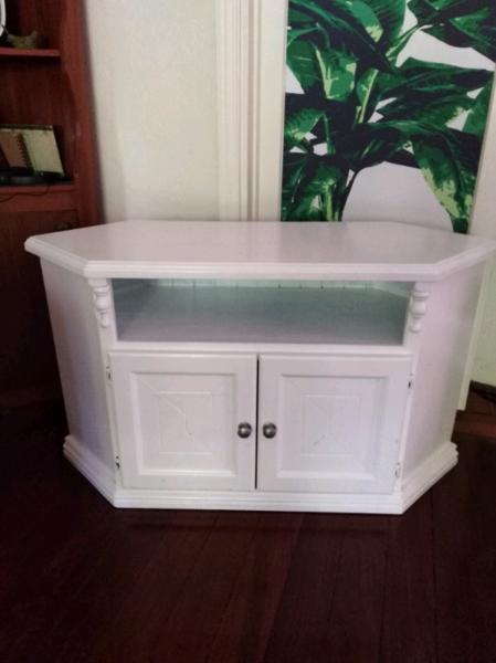 White wooden TV cabinet