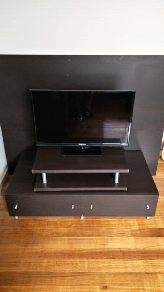 TV Unit with Turntable