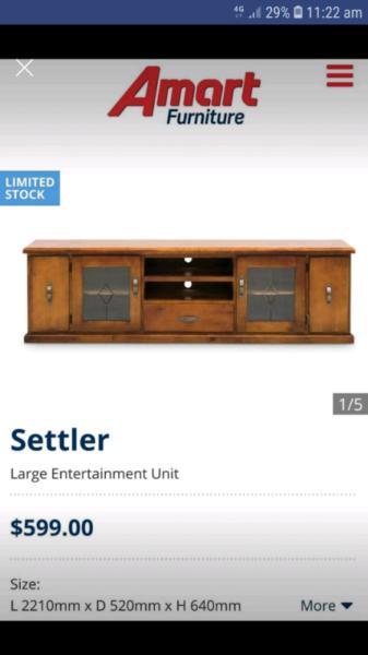 Large Settler Entertainment Unit