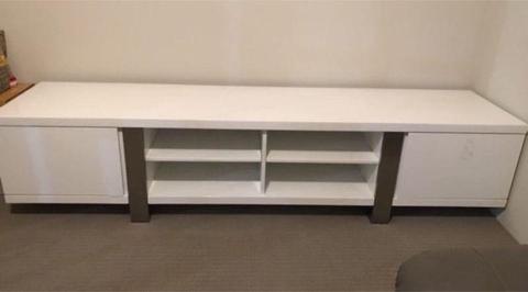 Whit gloss tv cabinet