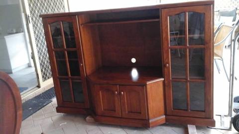 TV cabinet in Excellent condition