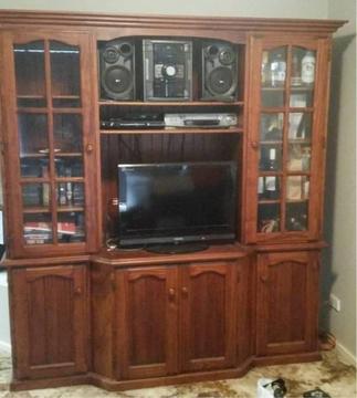 Wall unit TV cabinet