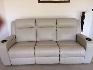 Ivory Leather TV lounge/sofa 3 seater
