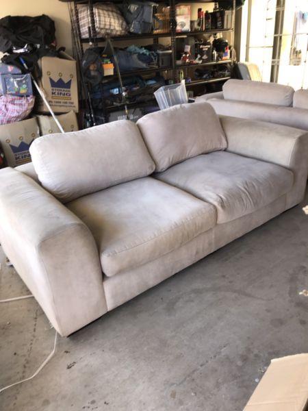 3 2 1/2 seater couch