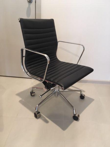 Eames replica leather and chrome Management office chairs