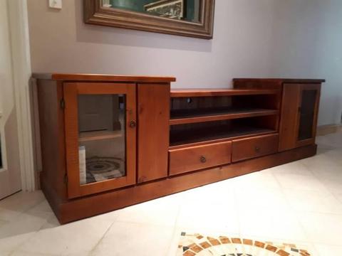 entertainment unit /solid timber / good condition
