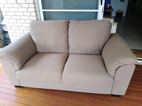 2 Seater Sofa - Exelent Condition (Near New)