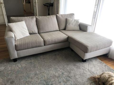 Reversible chaise lounge
