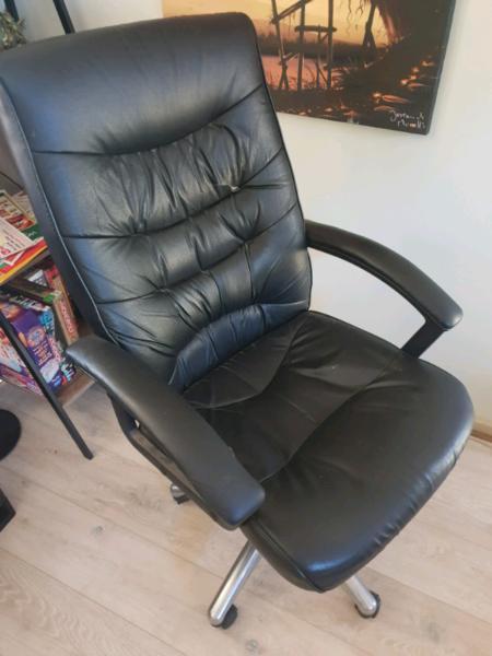 Used computer chair - very comfy