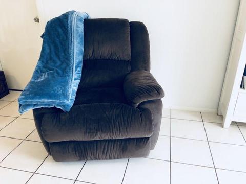 ARMCHAIR - 1 Seater *GREAT CONDITION*