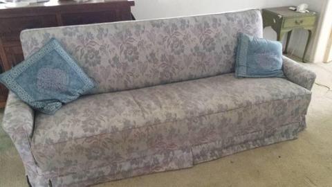 Couch fold out bed